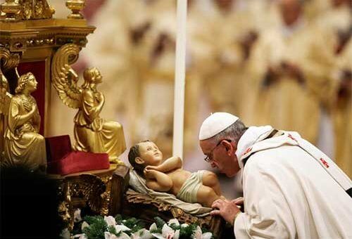 P. Francisco: “En Navidad recibimos en la tierra a Jesús, Pan del cielo: es un alimento que no caduca nunca, sino que nos permite saborear ya desde ahora la vida eterna.”